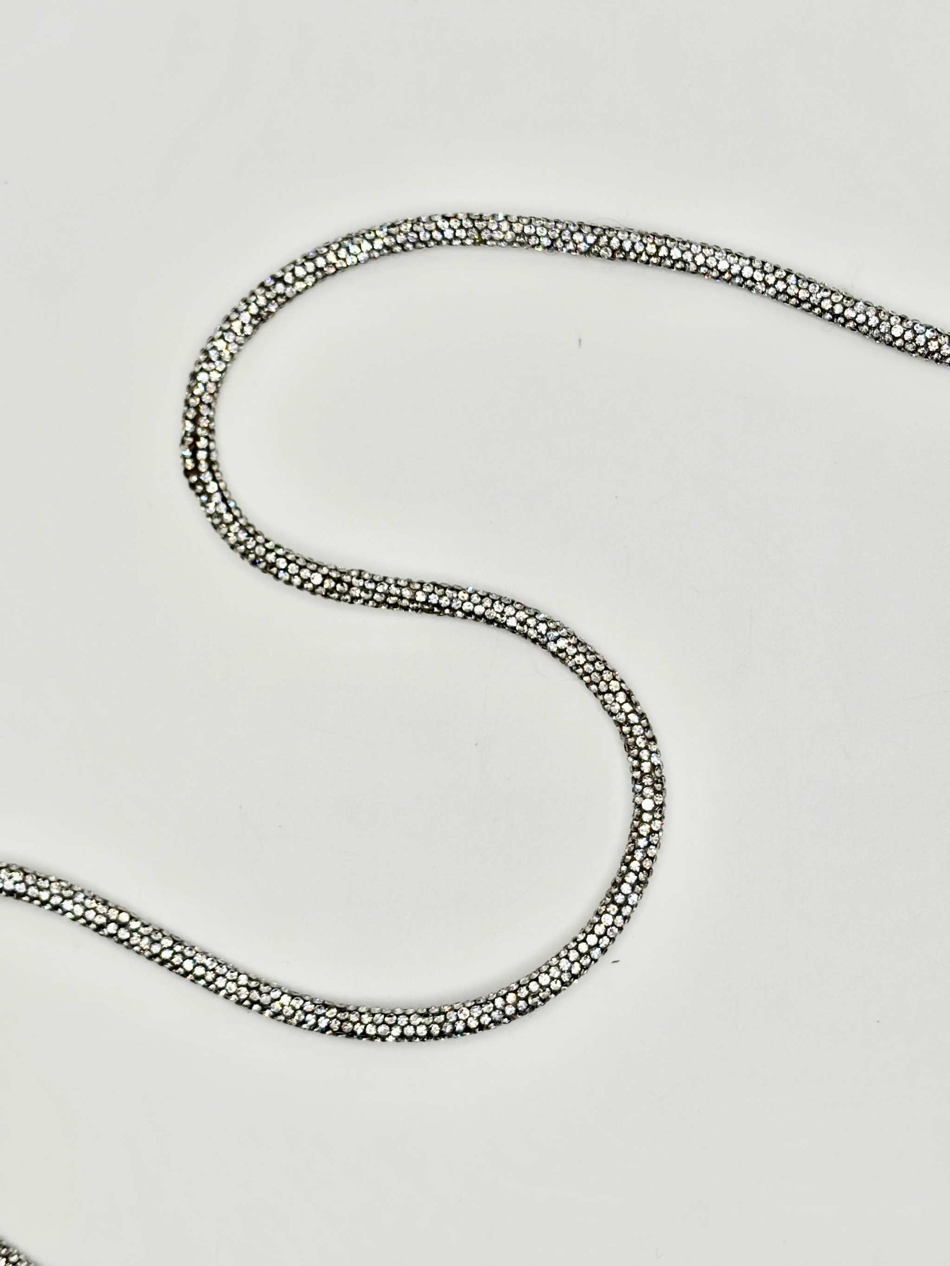 6MM full-round rhinestone rope, continuous brilliance, elegant design trim.