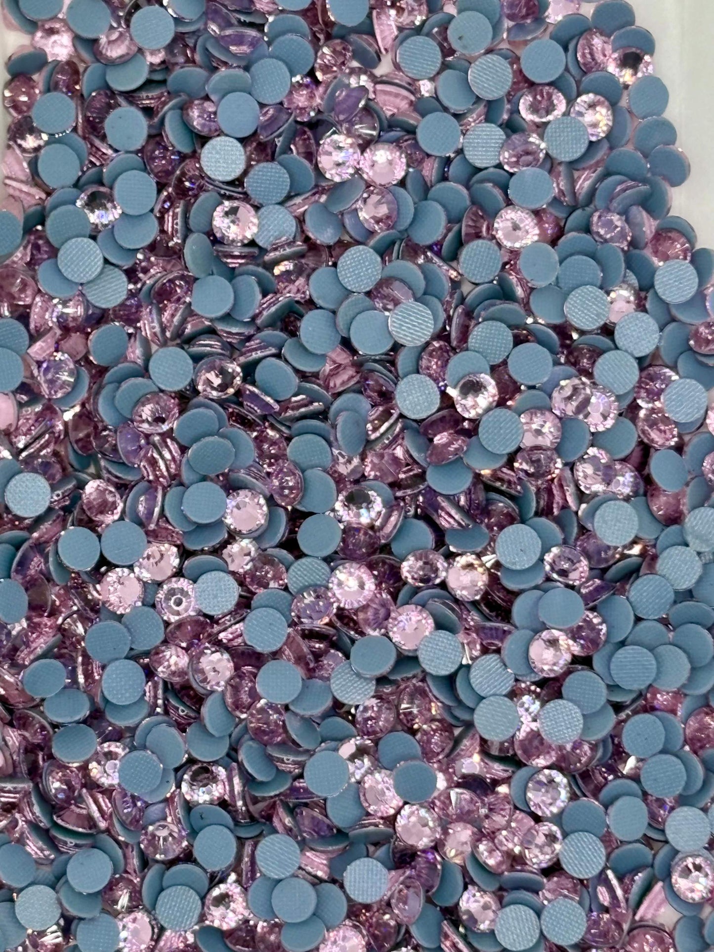 SS20 Flat Back Rhinestones - 16 cut, lavender color, 1 gross (144 pieces).