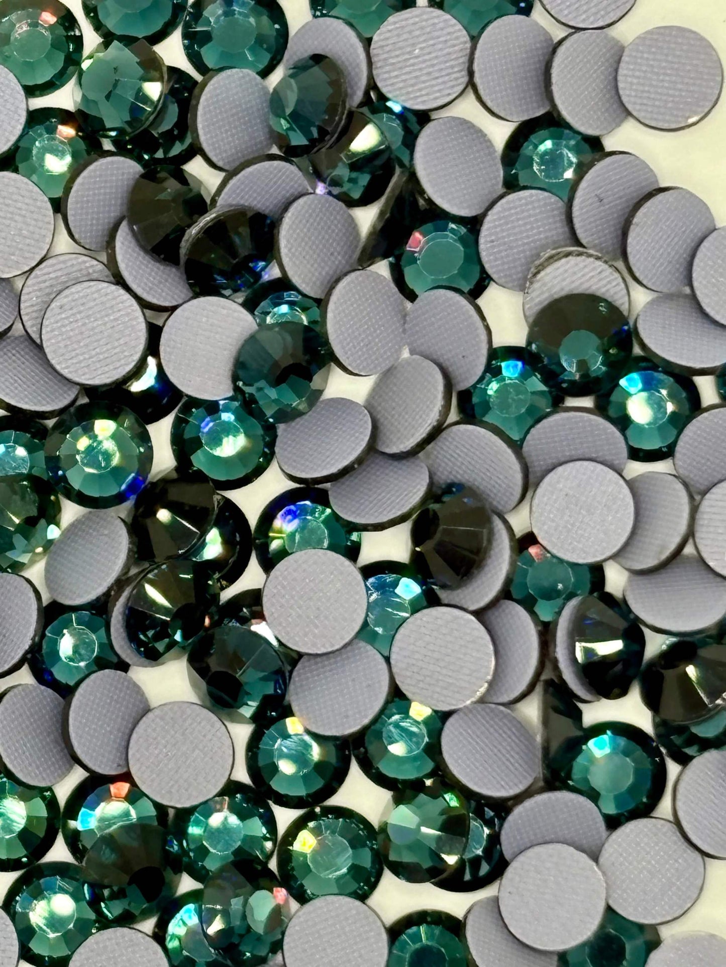 34SS Flat Back Rhinestone, 144 Pieces.